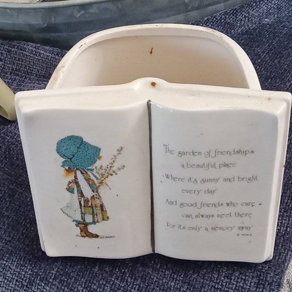 VTG. Holly Hobby Planter in excellent used condition. - Picture 1 of 4